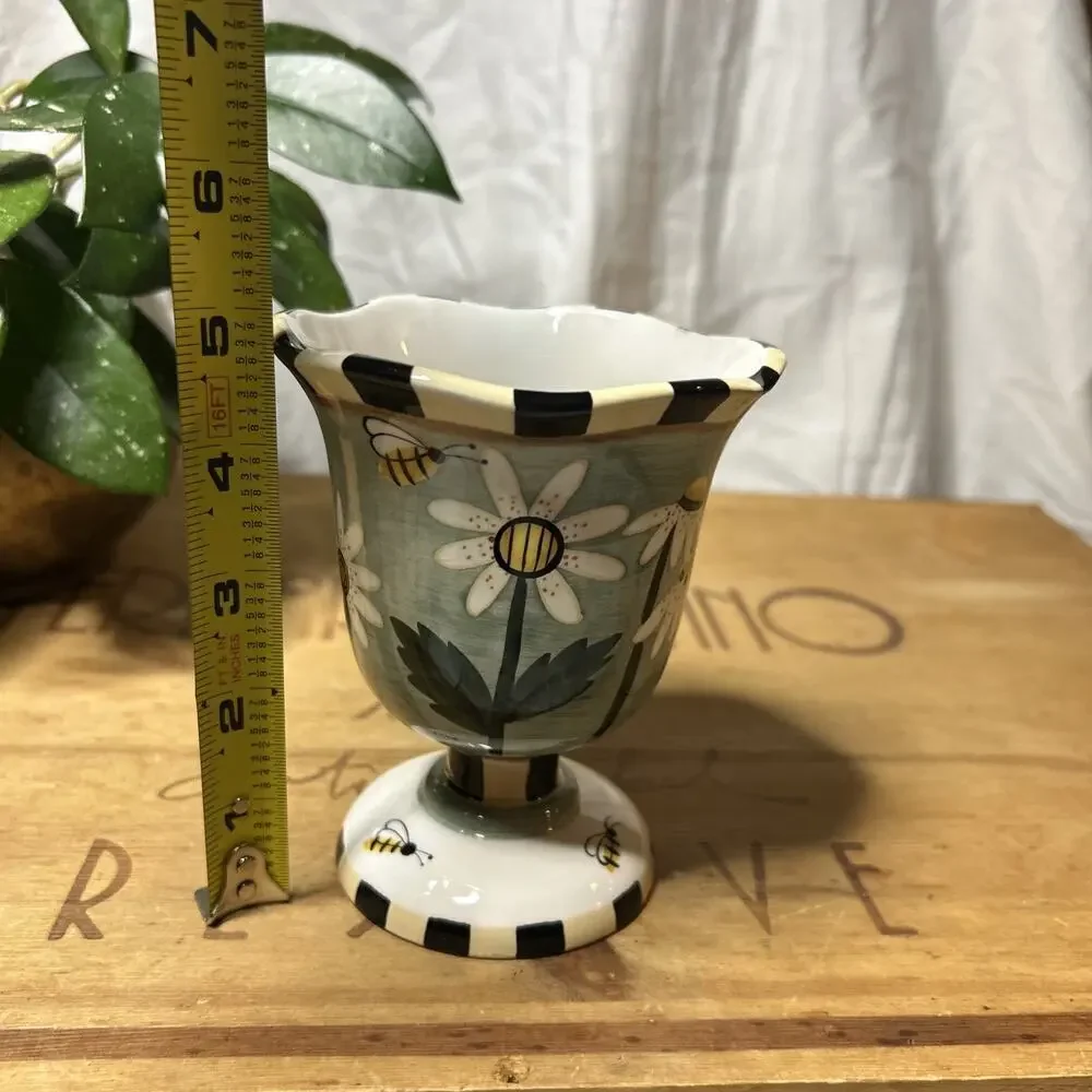Charming Bumble Bee And Daisy Candle Holder 5” Tall